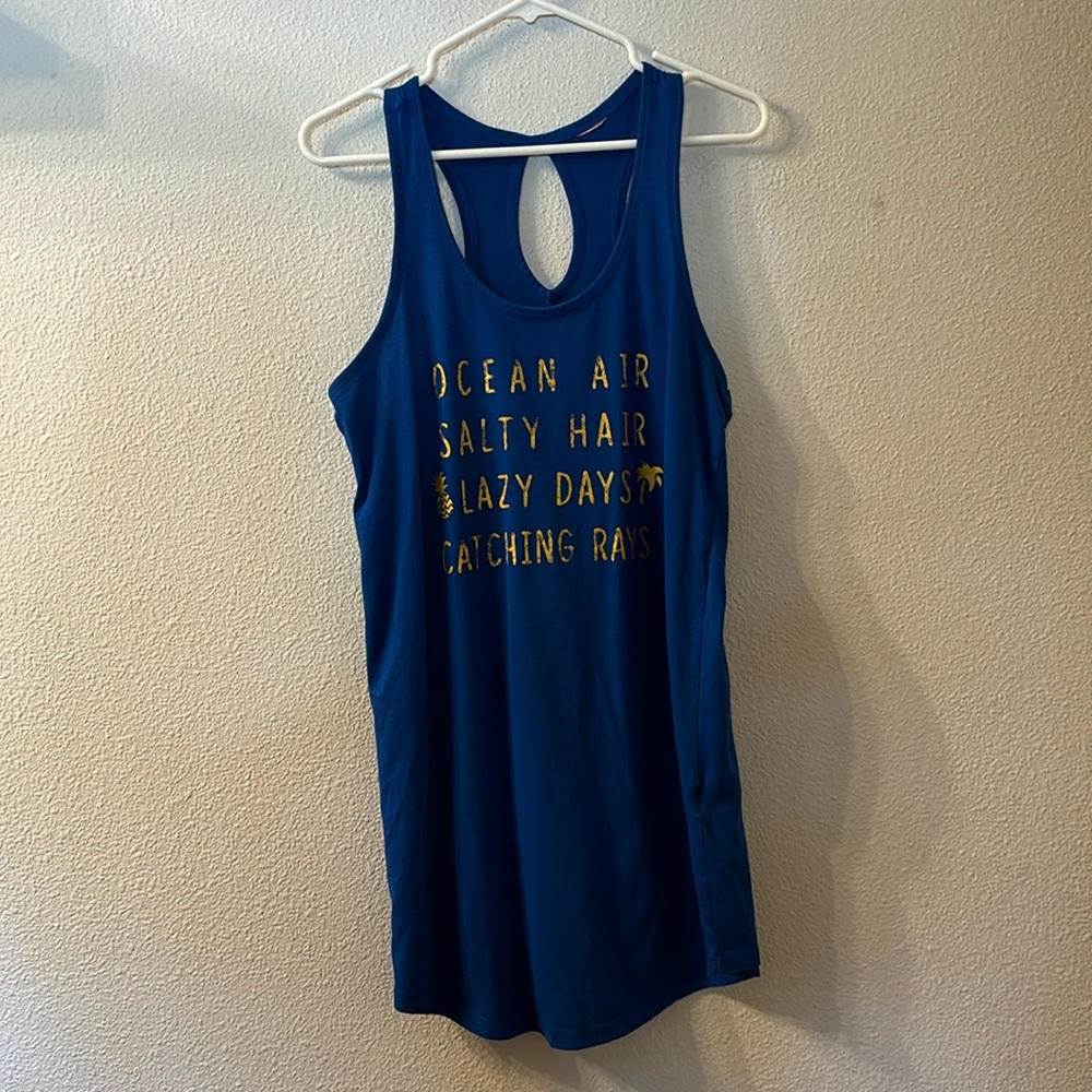 Lake days graphic dress size is missing fits like a medium